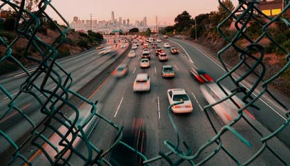 九游娱乐APP-自动驾驶科技加入F1赛场引发热议，自动驾驶大赛第一名