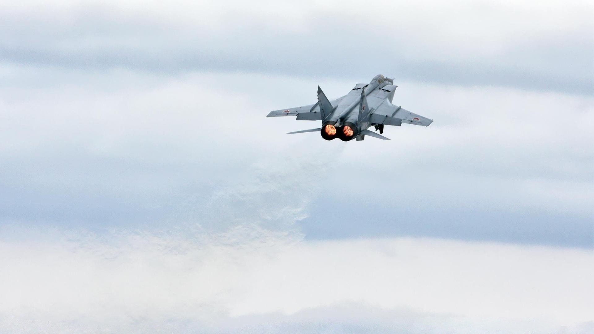 朗斯高位回抢形成有效攻守转换