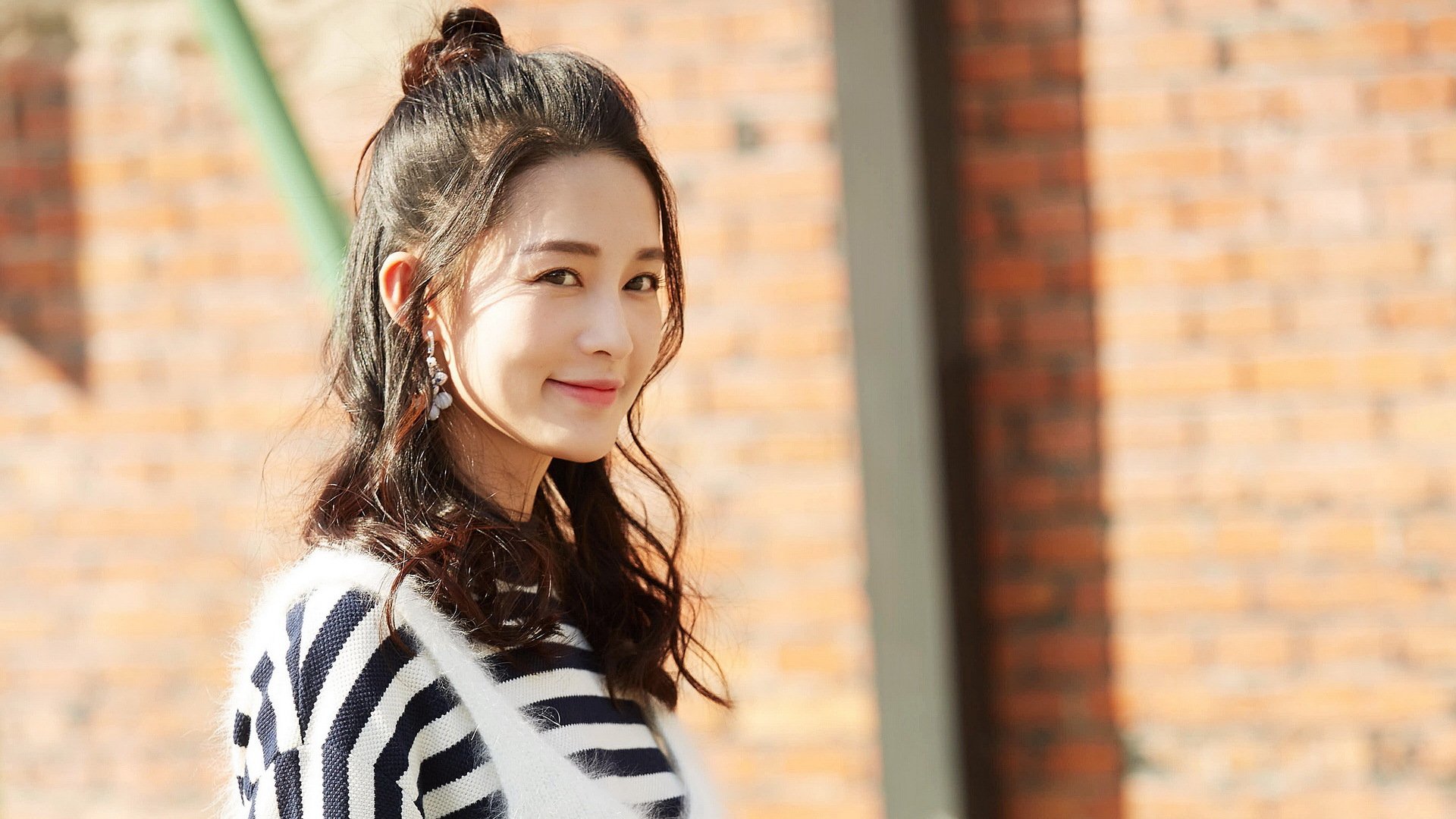 JIU YOU GAME-拜仁慕尼黑领跑德甲，内外战力俱佳