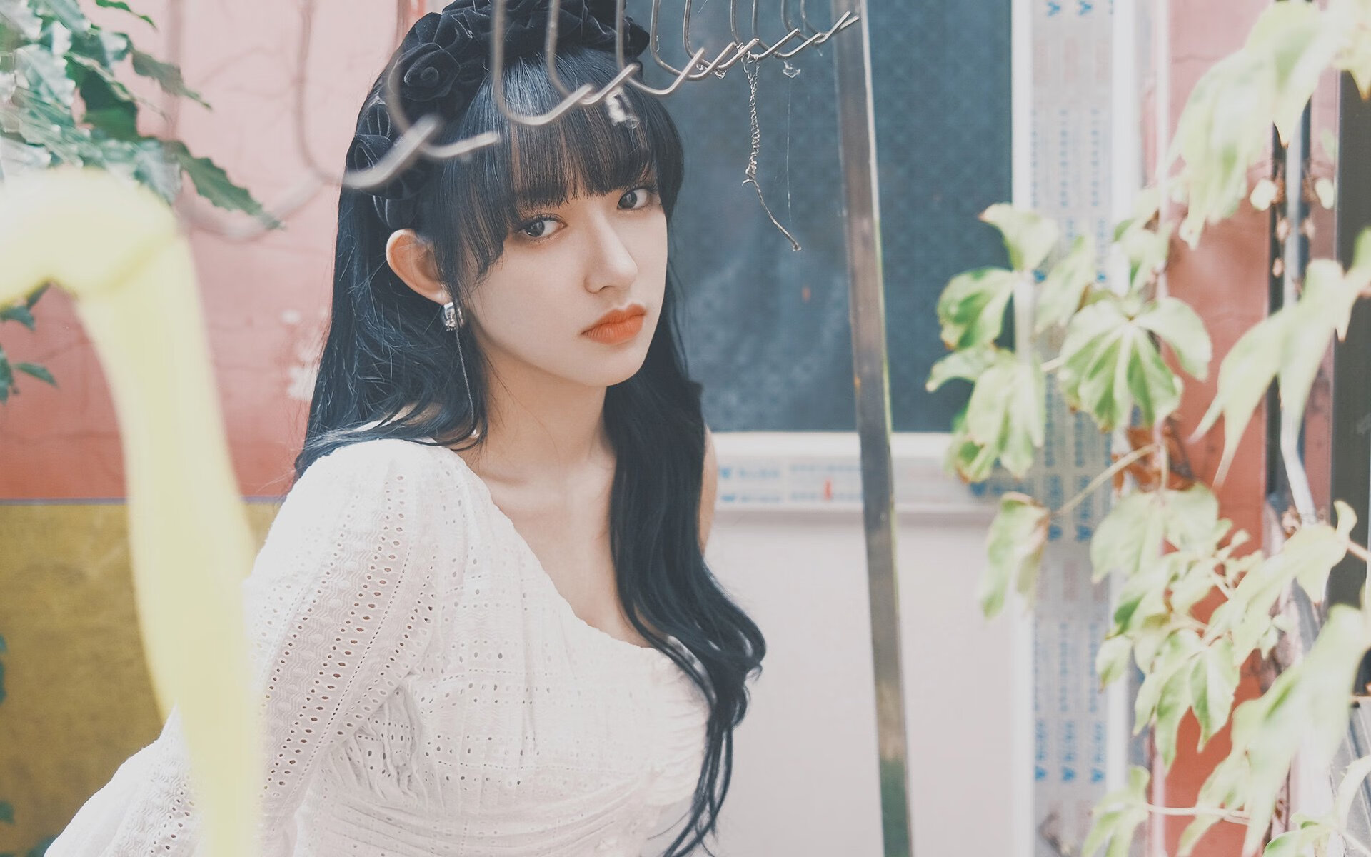 九游娱乐APP-球员国际转会窗口开启，多队争抢核心球员，足球国际转会窗口